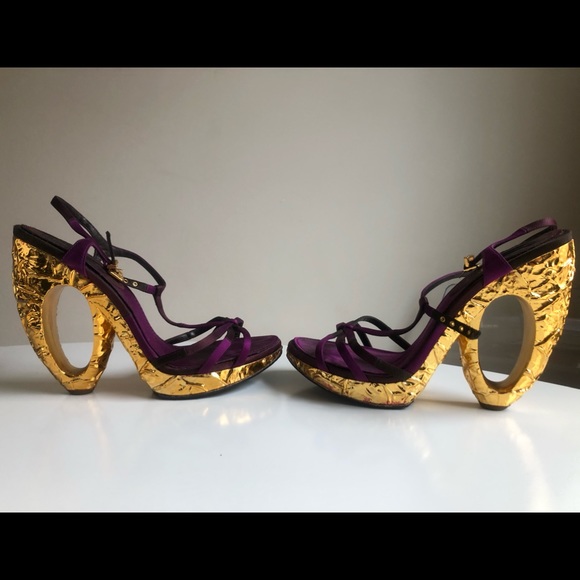 Louis VUITTON Shoes Sculpted Wedge Gold Pump - Picture 1 of 3